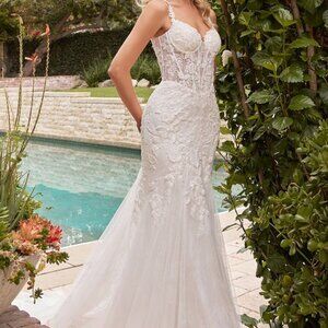 Off white wedding dress.Chantilly lace tulle bridal gown.Reception,Destination